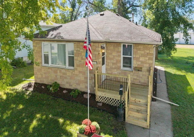 Photo 1 of Single family home for sale at 152 Boulevard Ave Ne, Montgomery, MN 56069 | MLS# 7131039 | Listing updated on 2026-09-22