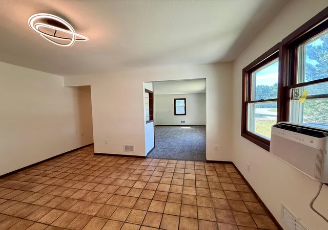 Photo 4 of Single family home for sale at 5300 W River Rd NW, Rochester, MN 55901 | MLS# 7131043 | Listing updated on 2026-08-29