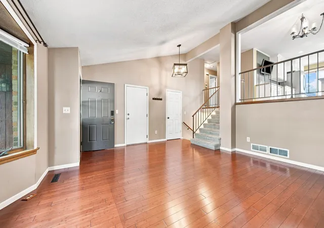 4th image of 2375 Helena Rd N, Oakdale, MN 55128 | MLS# 7131045