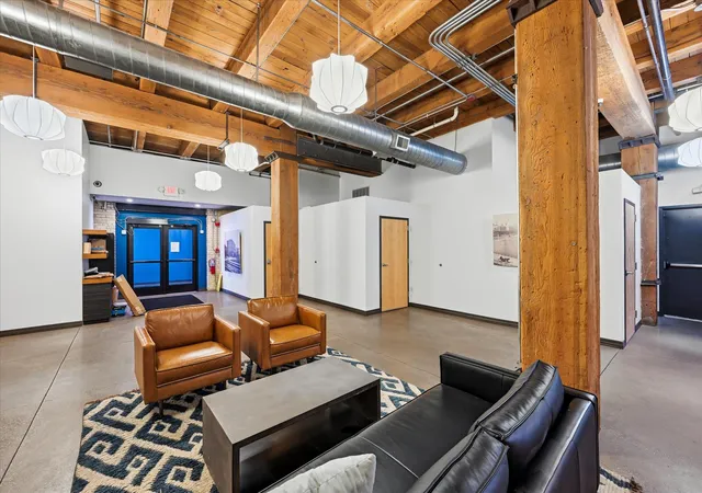 2nd image of 607 Washington Ave S, Minneapolis, MN 55415