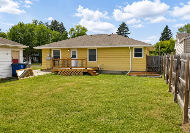Photo 4 of Single family home for sale at 1820 5Th St S, Moorhead, MN 56560 | MLS# 7131088 | Listing updated on 2026-10-06