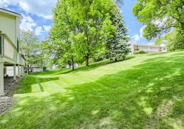 Photo 4 of Sale Pending at 4118 Hemlock Ln N, Minneapolis, MN 55441 | MLS# 7131098 | Listing updated on 2026-09-19