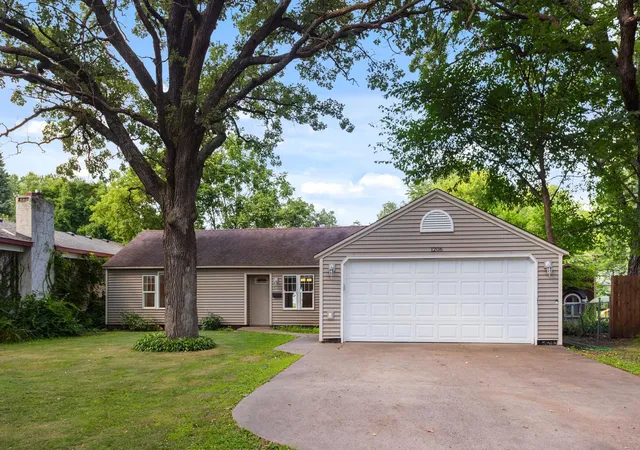 1st image of 1206 2nd St N, Princeton, MN 55371 | MLS# 7131110