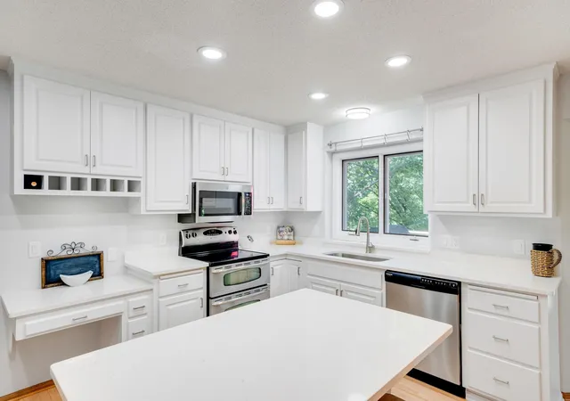 3rd image of 3757 Bayberry Ln, Saint Paul, MN 55123 | MLS# 7131145