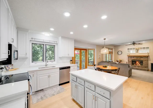 4th image of 3757 Bayberry Ln, Saint Paul, MN 55123 | MLS# 7131145