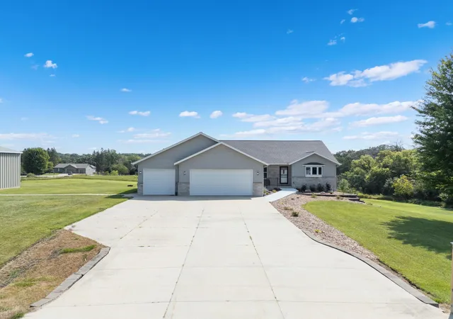 1st image of 1752 60th Ave Se, Rochester, MN 55904 | MLS# 7131162