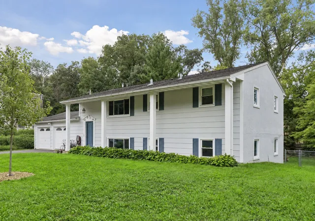 1st image of 245 Glenmoor Ln, Long Lake, MN 55356 | MLS# 7131177