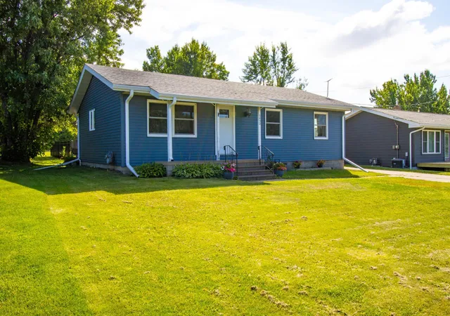 2nd image of 5432 Mineral Ave, Mountain Iron, MN 55768 | MLS# 7131182