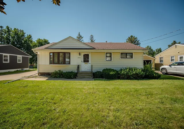 1st image of 1805 5th Ave Nw, Austin, MN 55912 | MLS# 7131187