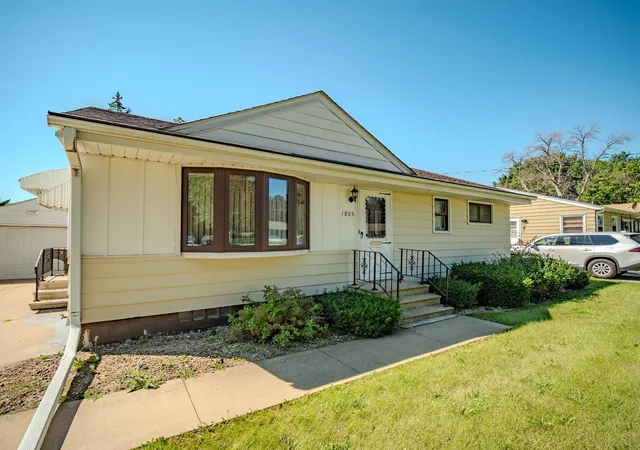 5th image of 1805 5Th Ave Nw, Austin, MN 55912 | MLS# 7131187