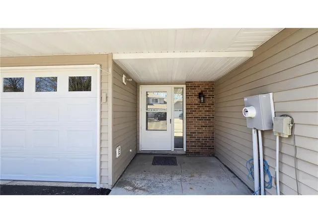 Photo 2 of Single family home for sale at 1214 Island Dr, Forest Lake, MN 55025 | MLS# 7131191 | Listing updated on 2026-09-16