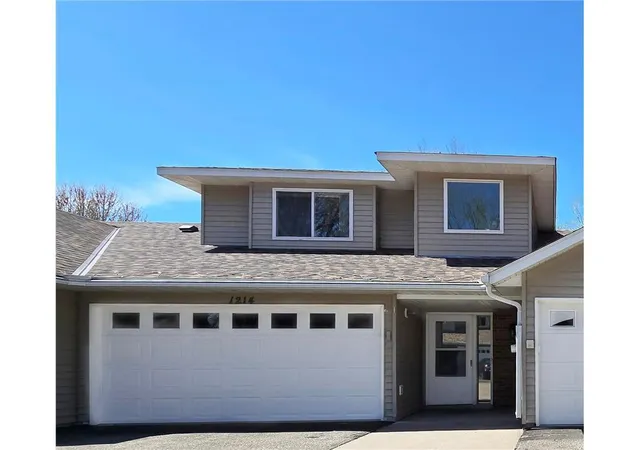Photo 3 of Single family home for sale at 1214 Island Dr, Forest Lake, MN 55025 | MLS# 7131191 | Listing updated on 2026-09-16
