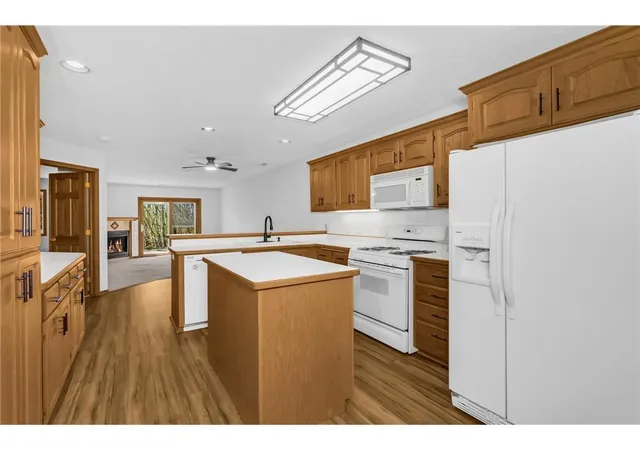 Photo 4 of Sale Pending at 1214 Island Dr, Forest Lake, MN 55025 | MLS# 7131191 | Listing updated on 2026-10-10