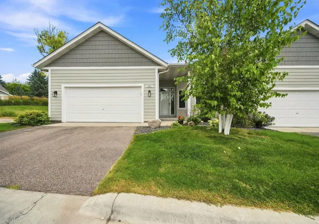 Photo 1 of Single family home for sale at 833 Southcross Dr E, Burnsville, MN 55306 | MLS# 7131197 | Listing updated on 2026-09-08