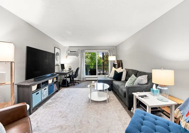 2nd image of 3155 Coachman Rd #381, Eagan, MN 55121 | MLS# 7131212