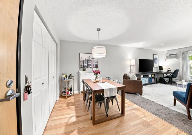 4th image of 3155 Coachman Rd #381, Eagan, MN 55121 | MLS# 7131212