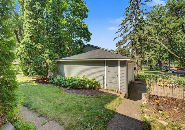 Photo 3 of Single family home for sale at 987 Earl St, Saint Paul, MN 55106 | MLS# 7131225 | Listing updated on 2026-09-18