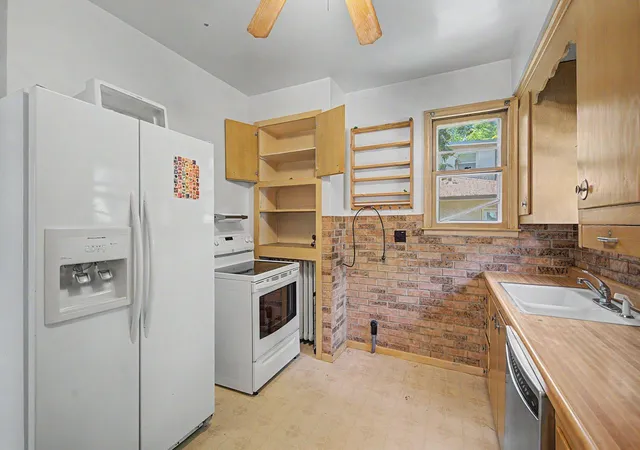 Photo 4 of Single family home for sale at 987 Earl St, Saint Paul, MN 55106 | MLS# 7131225 | Listing updated on 2026-10-08