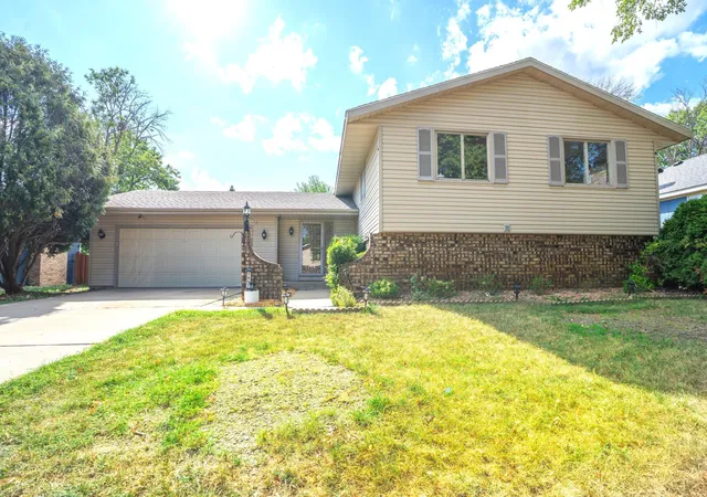 1st image of 7857 Idaho Ave N, Brooklyn Park, MN 55445 | MLS# 7131233