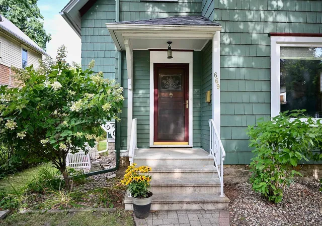 Photo 2 of Sale Pending at 669 Main St, Winona, MN 55987 | MLS# 7131239 | Listing updated on 2026-08-29