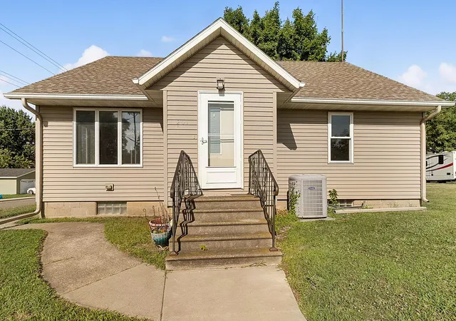1st image of 201 1st St, Albany, MN 56307 | MLS# 7131242