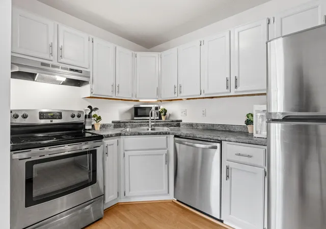 Photo 2 of Condo for sale at 2100 Ridge Dr #22, Saint Louis Park, MN 55416 | MLS# 7131255 | Listing updated on 2026-10-20