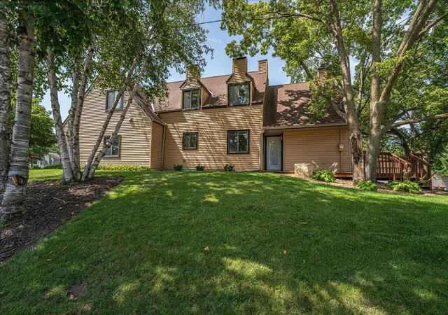 2nd image of 1009 2nd St E, Hastings, MN 55033 | MLS# 7131256