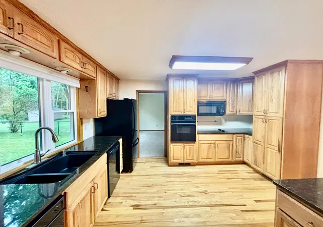 Photo 4 of Single family home for sale at 410 Betty Ln, Saint Paul, MN 55118 | MLS# 7131257 | Listing updated on 2026-10-06