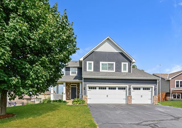 1st image of 820 10th Ave Ne, Lonsdale, MN 55046 | MLS# 7131270