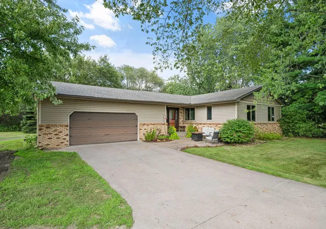 1st image of 121 Marvy St, Lino Lakes, MN 55014 | MLS# 7131279