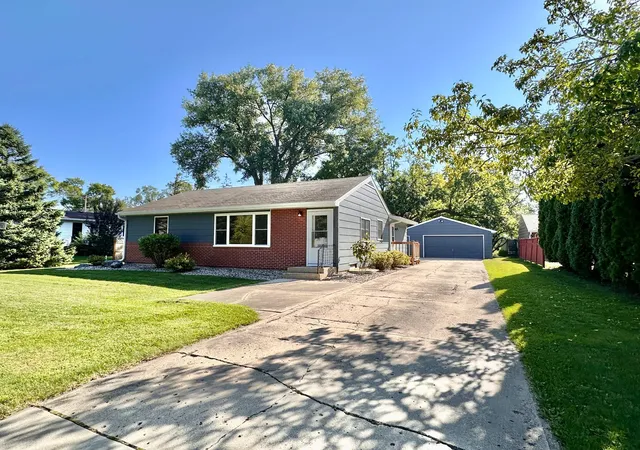 image of 1205 16th St Sw, Willmar, MN 56201 | MLS# 7131296