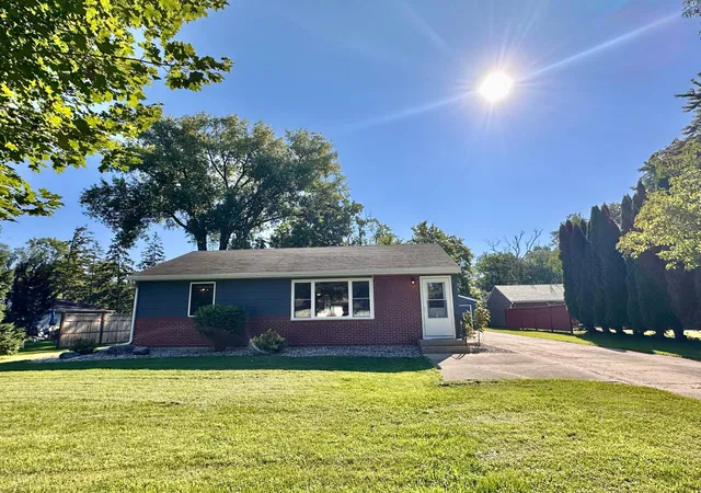image of 1205 16th St Sw, Willmar, MN 56201 | MLS# 7131296