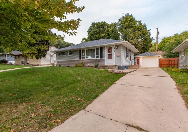 Photo 2 of Single family home for sale at 1412 14th Avenue Ne, Rochester, MN 55906 | MLS# 7131306 | Listing updated on 2026-09-21
