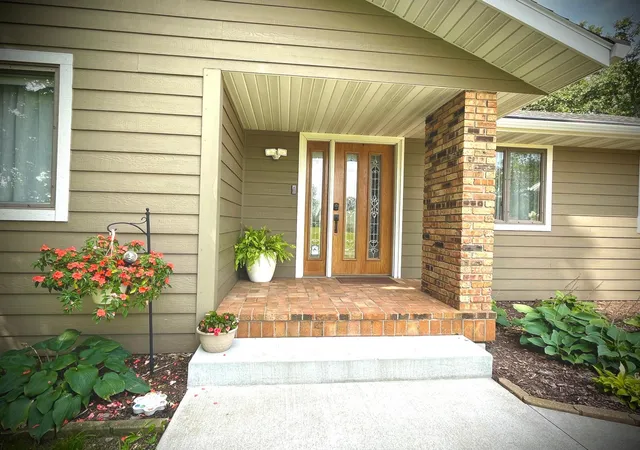 1st image of 3511 Hoeger Ln, Albert Lea, MN 56007 | MLS# 7131310