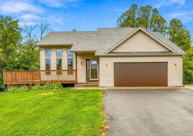 Photo 2 of Sale Pending at 33644 Oasis Rd, Center City, MN 55012 | MLS# 7131313 | Listing updated on 2026-09-28