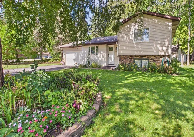 Photo 3 of Sale Pending at 6479 Tomahawk Trl, Circle Pines, MN 55014 | MLS# 7131332 | Listing updated on 2026-10-02