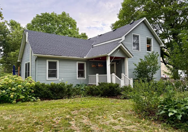 Photo 2 of Single family home for sale at 717 Winona St, Northfield, MN 55057 | MLS# 7131335 | Listing updated on 2026-09-08