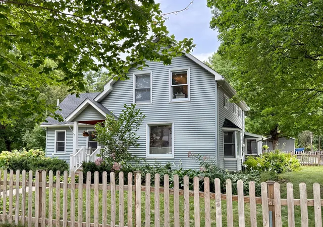 Photo 3 of Single family home for sale at 717 Winona St, Northfield, MN 55057 | MLS# 7131335 | Listing updated on 2026-09-08