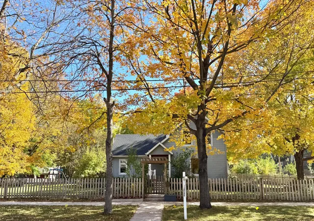 Photo 3 of Single family home for sale at 717 Winona St, Northfield, MN 55057 | MLS# 7131335 | Listing updated on 2026-10-10