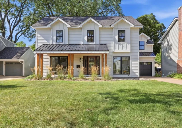 2nd image of 4824 W 40th Ln, Saint Louis Park, MN 55416 | MLS# 7131337