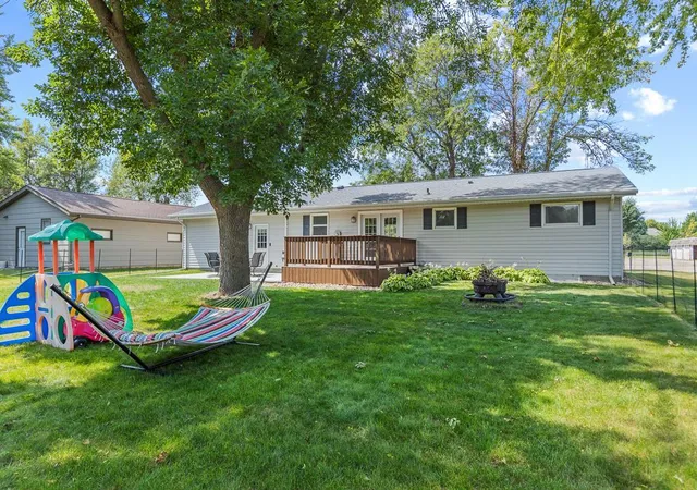 Photo 2 of Single family home for sale at 807 Hackberry Dr, Marshall, MN 56258 | MLS# 7131364 | Listing updated on 2026-10-18