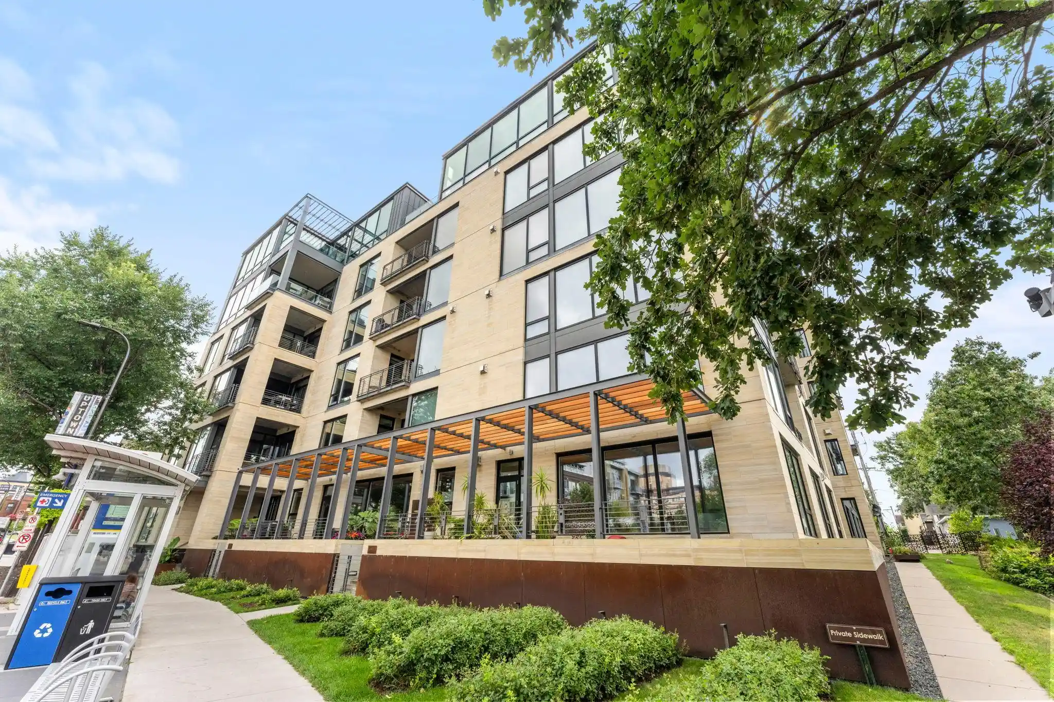 Listing Photo 2 - Condo for sale in 1805 W Lake St located at 1805 W Lake St, Minneapolis, MN 55408 - Unit #502