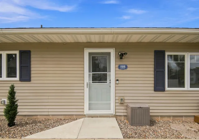 Photo 2 of Single family home for sale at 508 Walnut Ave S, Owatonna, MN 55060 | MLS# 7131400 | Listing updated on 2026-08-28