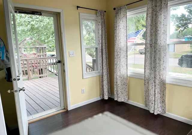 Photo 3 of Single family home for sale at 914 13th St, Windom, MN 56101 | MLS# 7131402 | Listing updated on 2026-08-31
