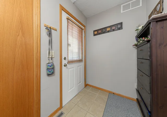 2nd image of 1015 Poplar St, Northfield, MN 55057 | MLS# 7131403