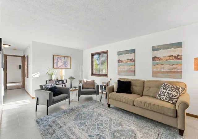 Listing Photo 4 - Condo for sale in building located at 7294 Vis Ct, Eden Prairie, MN 55346
