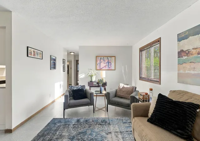 Listing Photo 5 - Condo for sale in building located at 7294 Vis Ct, Eden Prairie, MN 55346