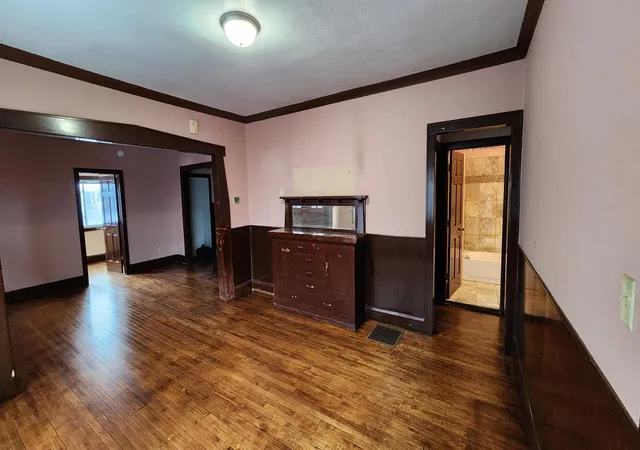 Photo 3 of House for sale at 2218 4Th Ave N, Minneapolis, MN 55405 | MLS# 7131420 | Listing updated on 2026-10-07