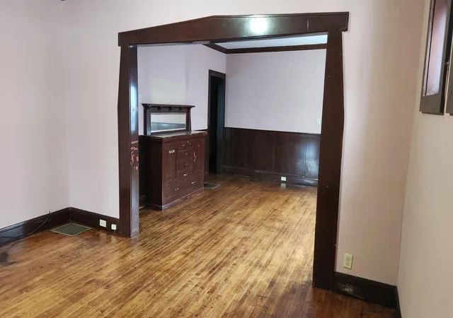 Photo 4 of House for sale at 2218 4Th Ave N, Minneapolis, MN 55405 | MLS# 7131420 | Listing updated on 2026-10-07