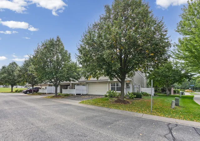Photo 3 of Single family home for sale at 10856 Kingsfield Ln, Saint Paul, MN 55129 | MLS# 7131426 | Listing updated on 2026-09-19